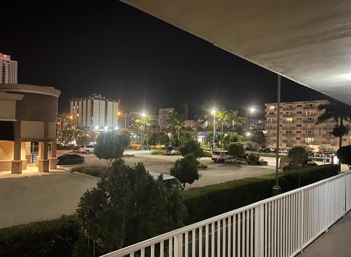 Bposhtels Hollywood Florida Hostel Hallandale Beach Exterior photo