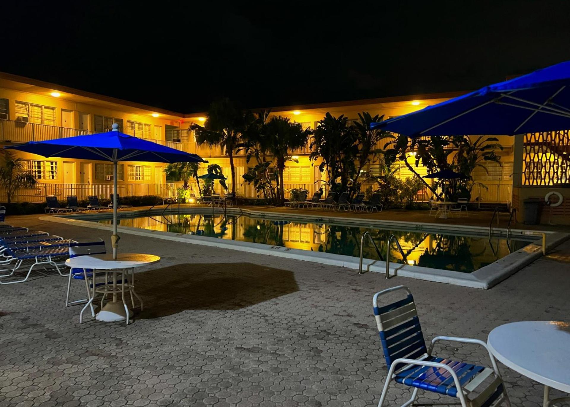 Bposhtels Hollywood Florida Hostel Hallandale Beach Exterior photo
